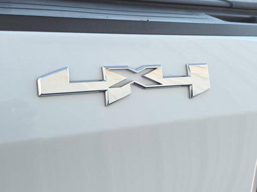 Summit White 2019 GMC Sierra 1500 SLT