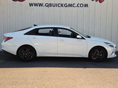 2021 Hyundai ELANTRA SEL