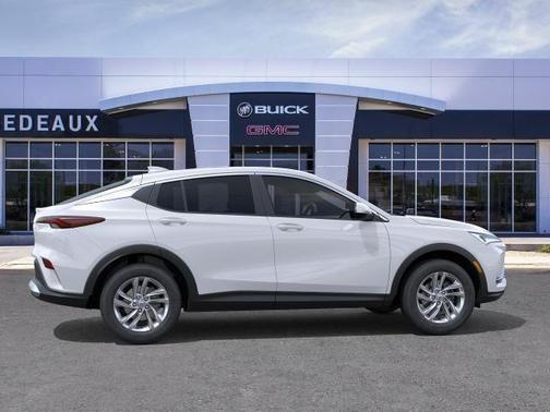 Summit White 2026 Buick Envista Preferred FWD