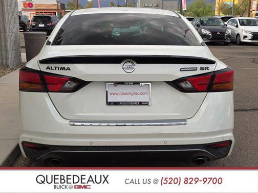 2022 Nissan Altima SR FWD