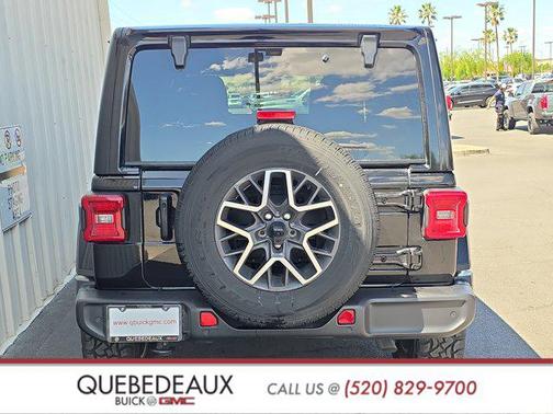2024 Jeep Wrangler 4-Door Sahara 4x4