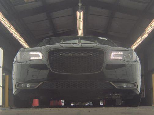 2016 Chrysler 300 S