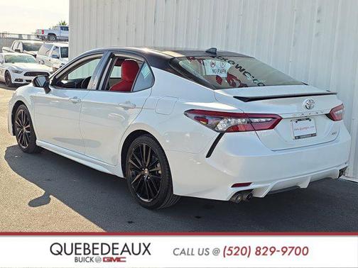 WIND CHILL PEARL/MIDNIGHT BLAC 2021 Toyota Camry XSE