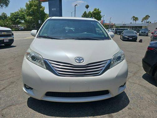 2016 Toyota Sienna XLE Premium
