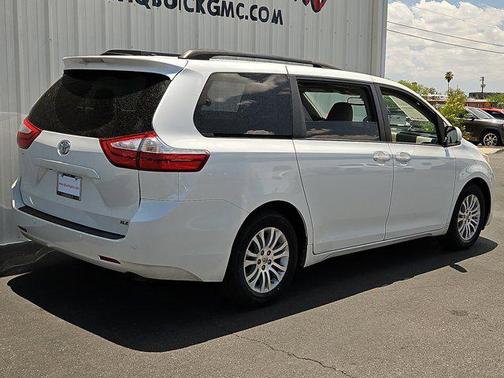 2016 Toyota Sienna XLE Premium