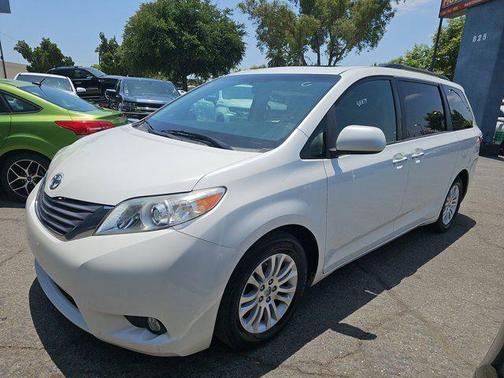 2016 Toyota Sienna XLE Premium