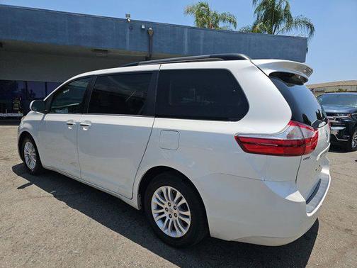 2016 Toyota Sienna XLE Premium