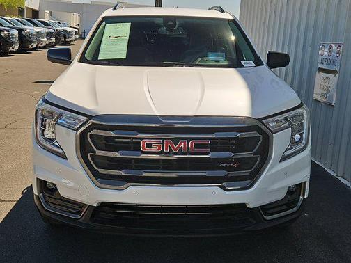2024 GMC Terrain AWD AT4