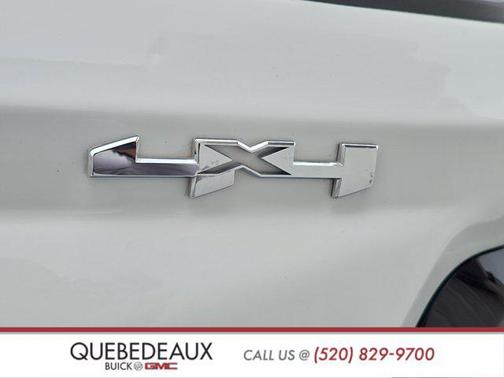 Summit White 2025 GMC Canyon Elevation
