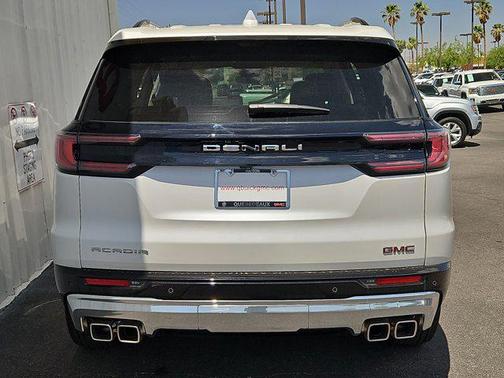 2025 GMC Acadia Denali