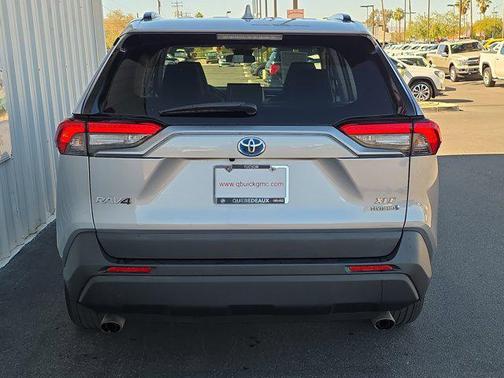 2022 Toyota RAV4 Hybrid XLE