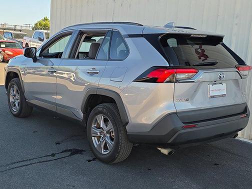 2022 Toyota RAV4 Hybrid XLE