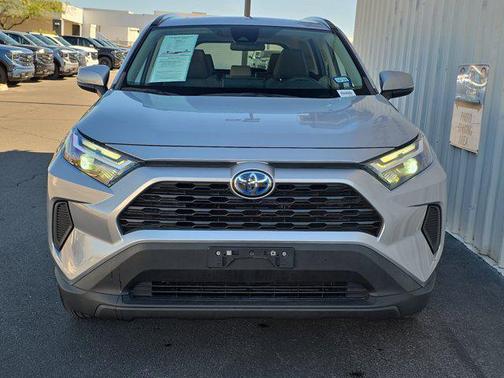 2022 Toyota RAV4 Hybrid XLE