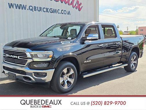 Diamond Black Crystal Pearlcoat 2019 RAM 1500 Laramie