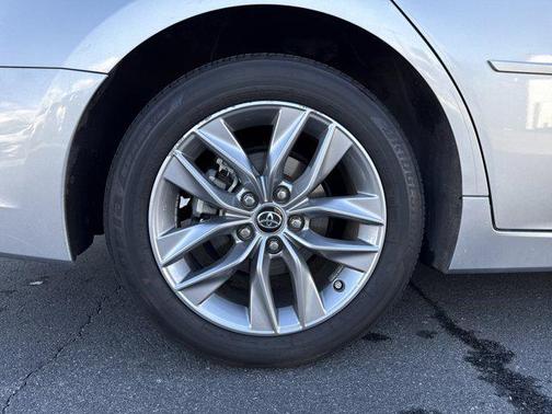 2019 Toyota Avalon XLE