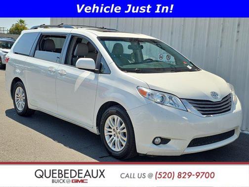 Blizzard Pearl 2015 Toyota Sienna XLE