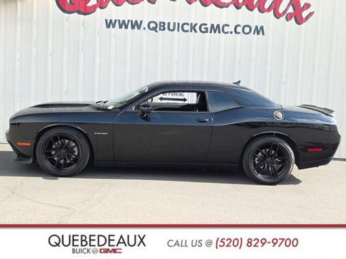 Pitch Black Clearcoat 2022 Dodge Challenger R/T
