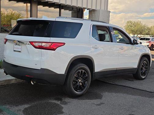 2018 Chevrolet Traverse LT Cloth