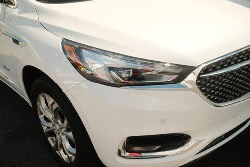 Photo 4 of 37 of 2020 Buick Enclave Avenir