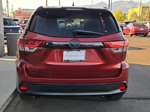 2019 Toyota Highlander SE