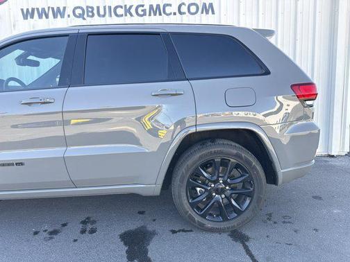 2022 Jeep Grand Cherokee Laredo