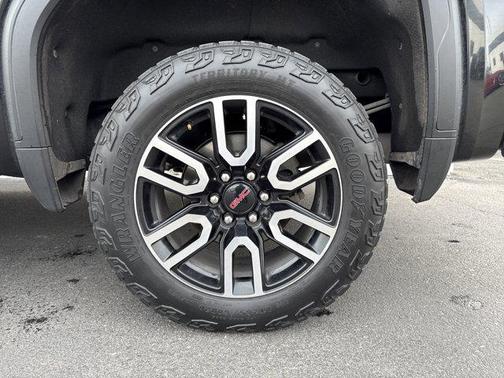 2022 GMC Sierra 1500 AT4