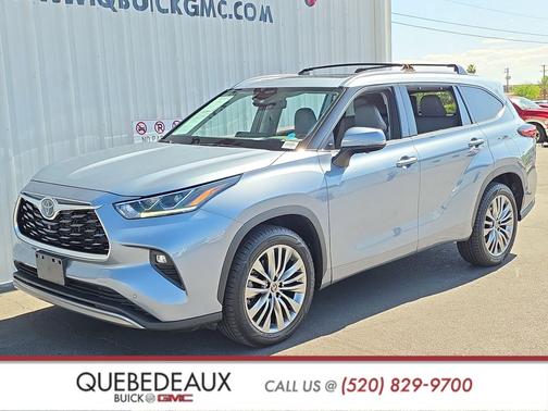 Moon Dust 2023 Toyota Highlander Platinum
