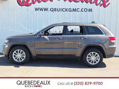 Granite Crystal Metallic Clearcoat 2021 Jeep Grand Cherokee Laredo