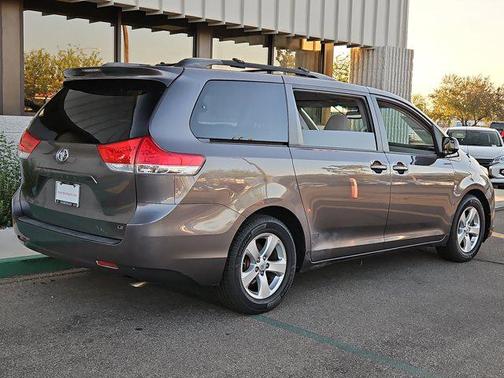 2014 Toyota Sienna LE