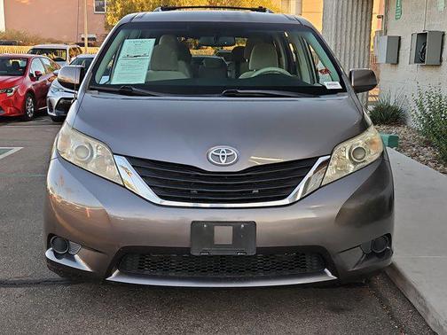2014 Toyota Sienna LE