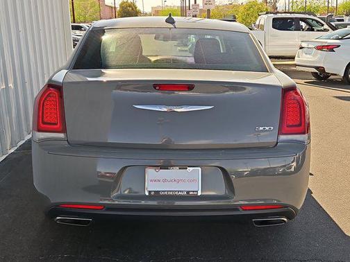 2018 Chrysler 300 Touring