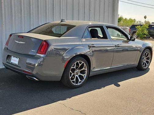 2018 Chrysler 300 Touring