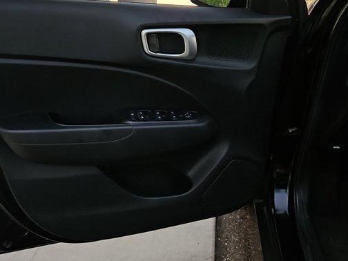 2020 Hyundai VENUE SE