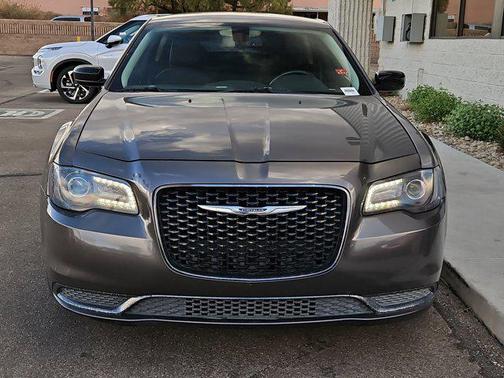 2020 Chrysler 300 Touring