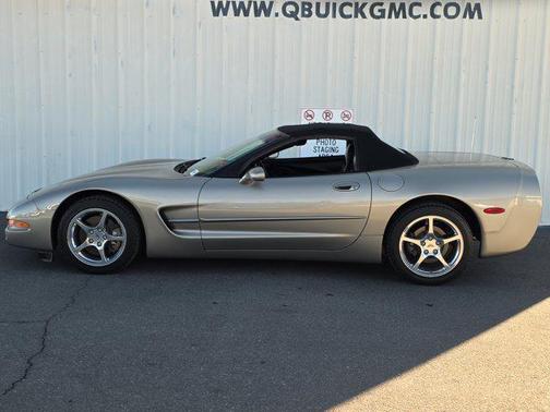 2000 Chevrolet Corvette Base