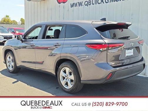 Magnetic Gray Metallic 2023 Toyota Highlander LE