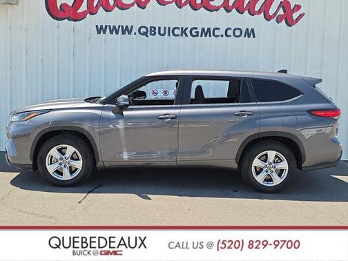 Magnetic Gray Metallic 2023 Toyota Highlander LE