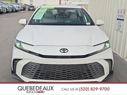 Ice 2025 Toyota Camry SE