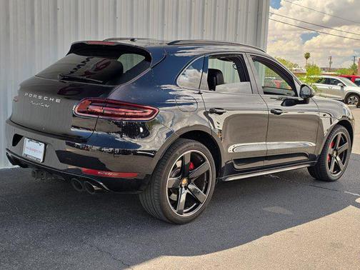 2015 Porsche Macan Turbo