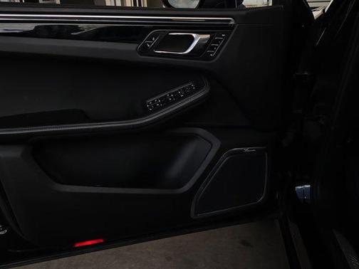 2015 Porsche Macan Turbo