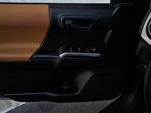 2016 Toyota Tacoma SR5