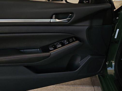 2025 Nissan Altima SR AWD