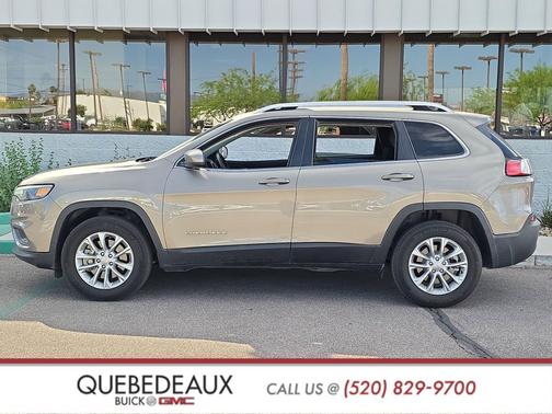Light Brownstone Pearlcoat 2019 Jeep Cherokee Latitude