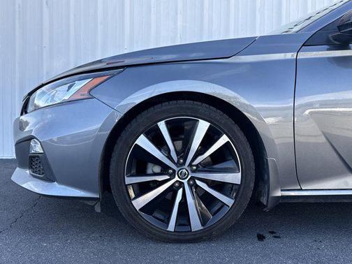 2020 Nissan Altima SR FWD