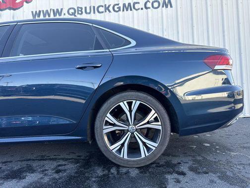 2022 Volkswagen Passat 2.0T SE