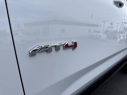 2022 GMC Yukon 4WD AT4