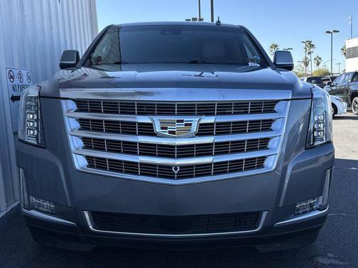 2018 Cadillac Escalade Luxury