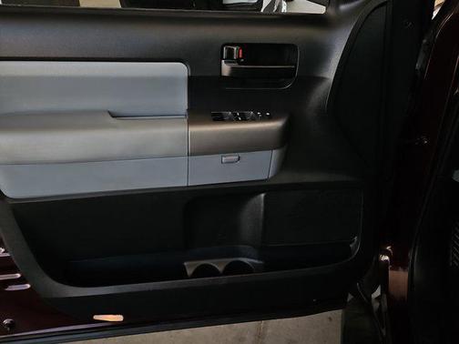 2016 Toyota Sequoia SR5