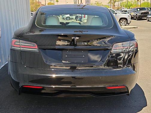 2022 Tesla Model S Base