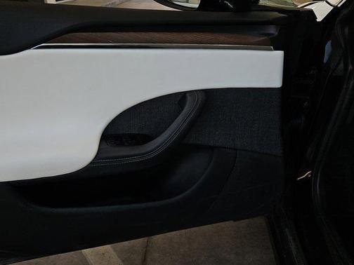 2022 Tesla Model S Base